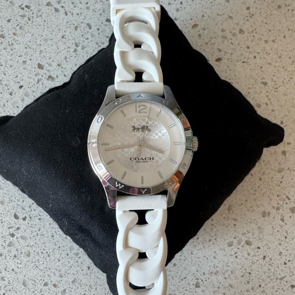 COACH WATCH - Picture 3 of 5